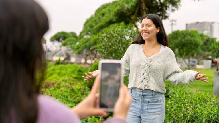 Membuat Konten Digital untuk Konten Kreator dengan Strategi Hook Efektif