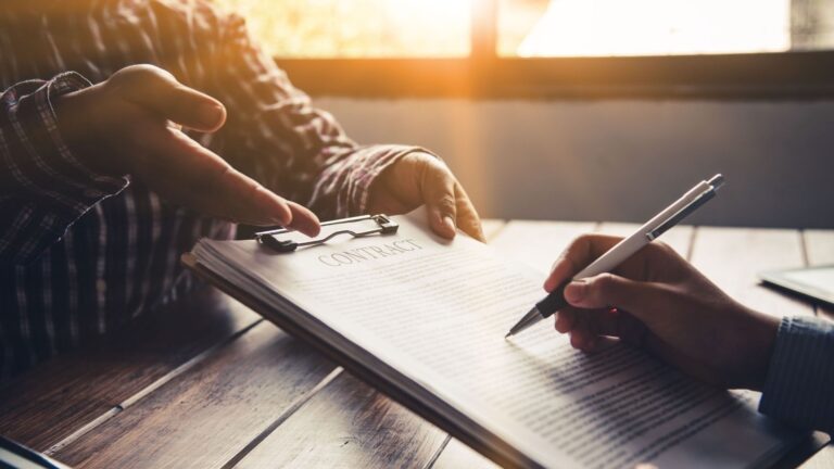 Apa Saja yang Harus Ada dalam Kontrak dengan Creative Agency? Ini Checklist Lengkapnya